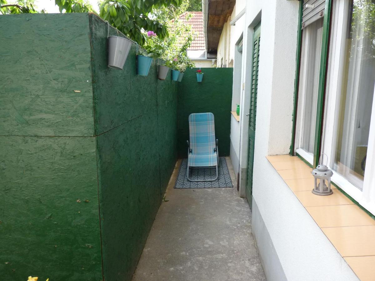 Zizi Apartman Debrecen Esterno foto