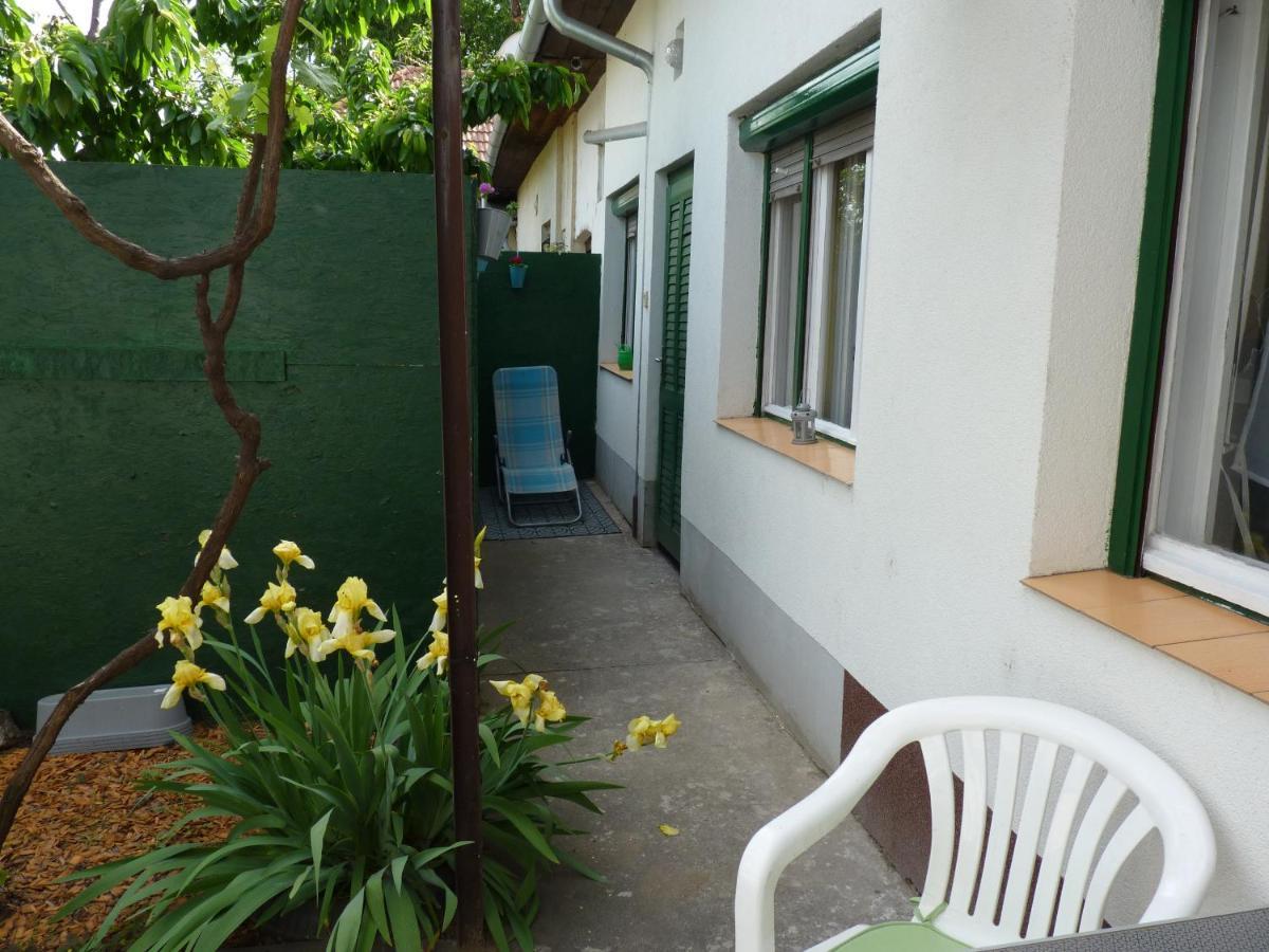 Zizi Apartman Debrecen Esterno foto